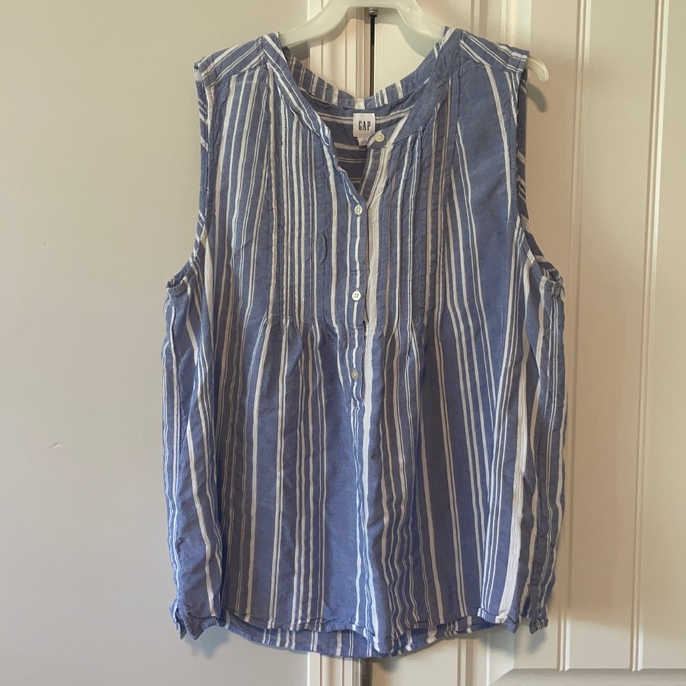 Gap pintuck sleeveless top 2021